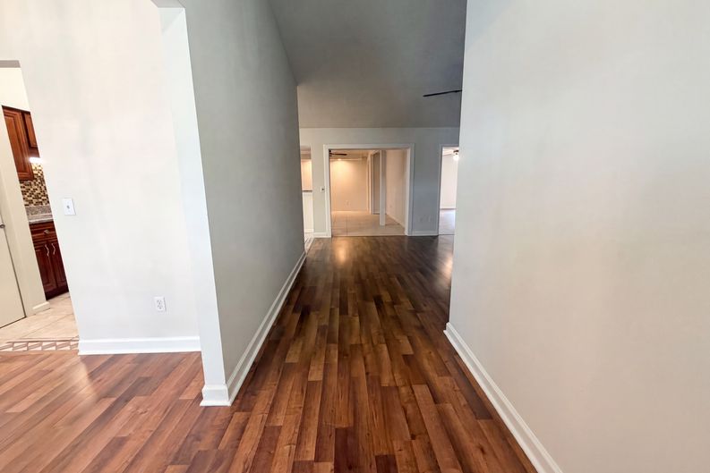 Photo 6 of 22 of 841 Chalmet Ln, Jacksonville, FL