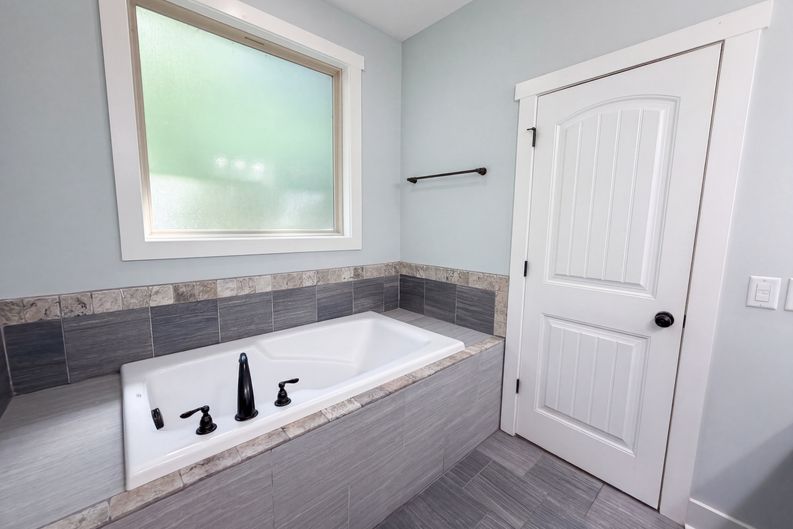Photo 15 of 24 of 2155 Savage Creek Dr, Springfield, TN