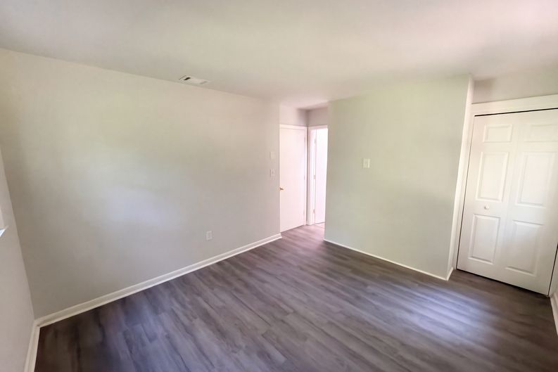 Photo 13 of 24 of 6531 Rosecran Dr, Charlotte, NC