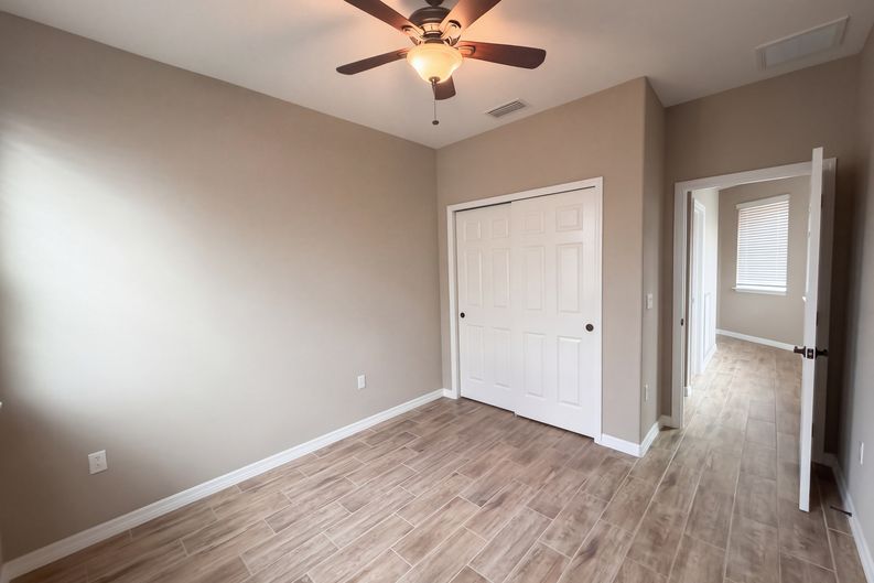 Photo 13 of 25 of 394 Alcove Dr, Groveland, FL