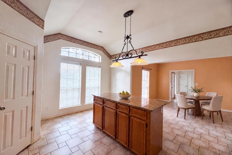 Photo 6 of 53 of 14925 Beal Dr, Corpus Christi, TX