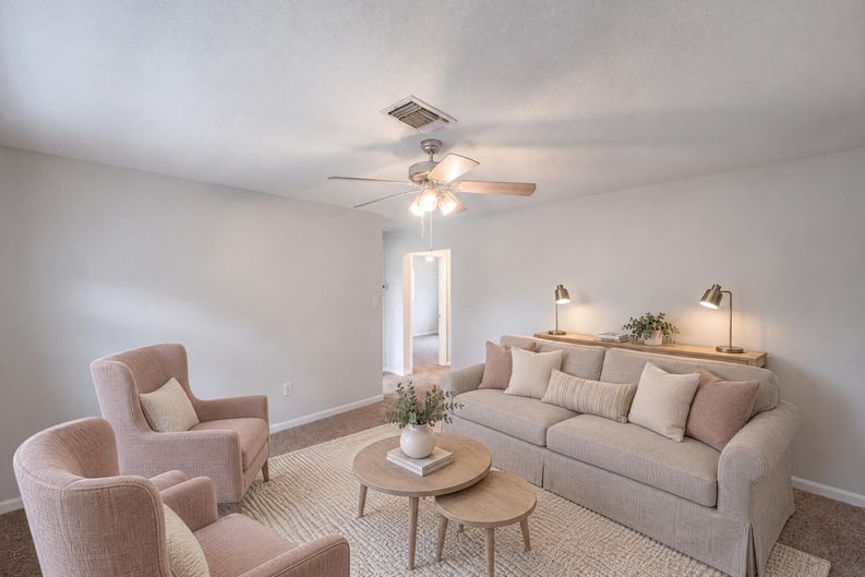 Photo 3 of 13 of 1100 Carefree Cove Dr, Winter Haven, FL