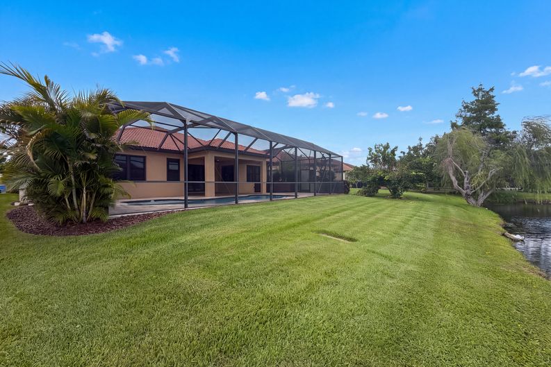 Photo 5 of 44 of 2575 Grand Lakeside Dr, Palm Harbor, FL
