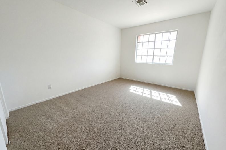 Photo 22 of 26 of 7848 Desert Bell Ave, Las Vegas, NV