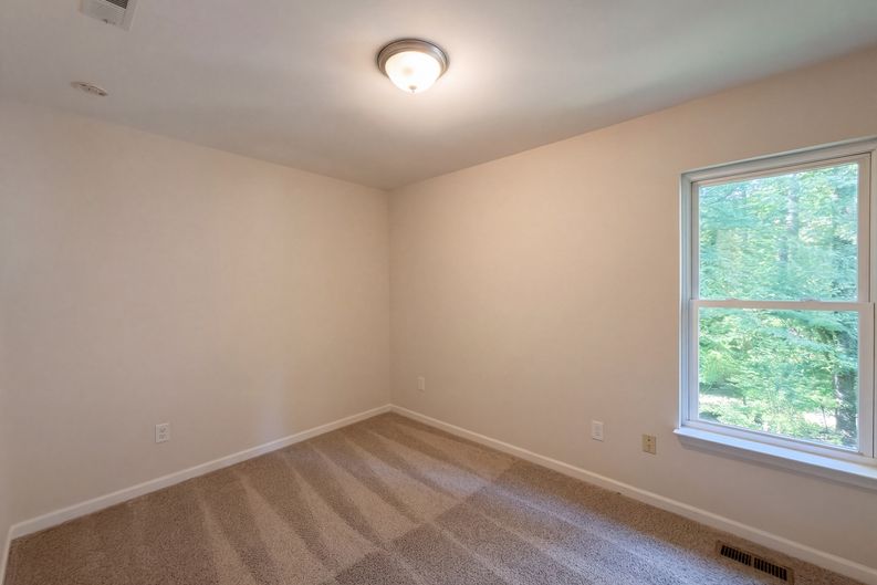 Photo 8 of 16 of 2513 Lindbergh St, Durham, NC