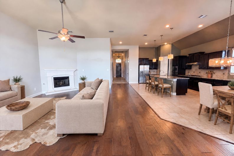 Photo 3 of 21 of 122 Bluehaw Dr, Georgetown, TX