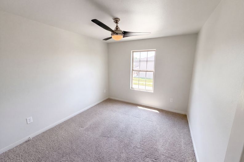 Photo 15 of 25 of 10335 Dawson Hill Ln, Houston, TX