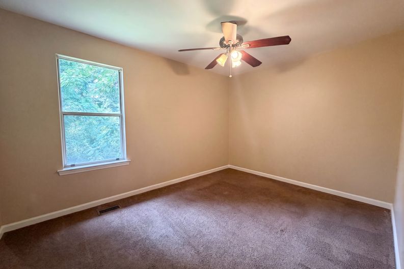 Photo 9 of 21 of 2813 Wood Dr NE, Center Point, AL