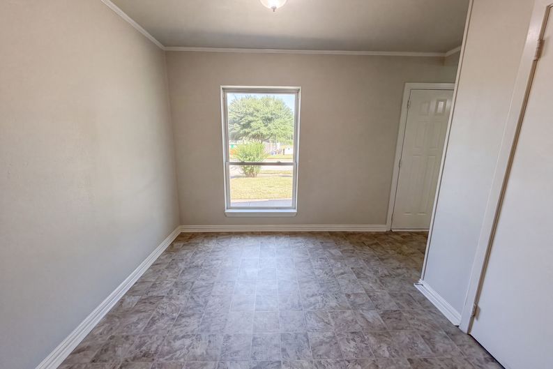 Photo 7 of 16 of 4268 Texas College Dr, Dallas, TX