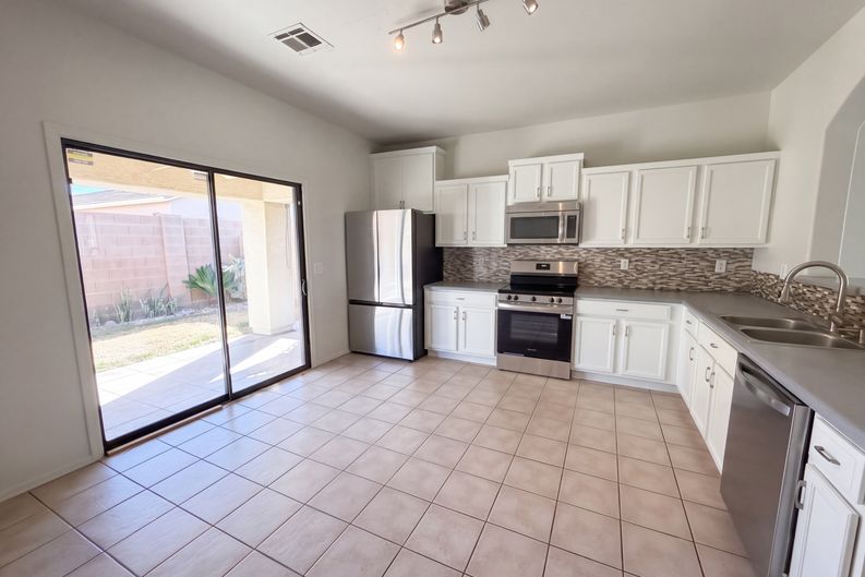 Photo 17 of 24 of 719 W Lydia Ln, Phoenix, AZ