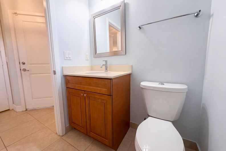 Photo 14 of 30 of 4967 NW 59th St, Tamarac, FL