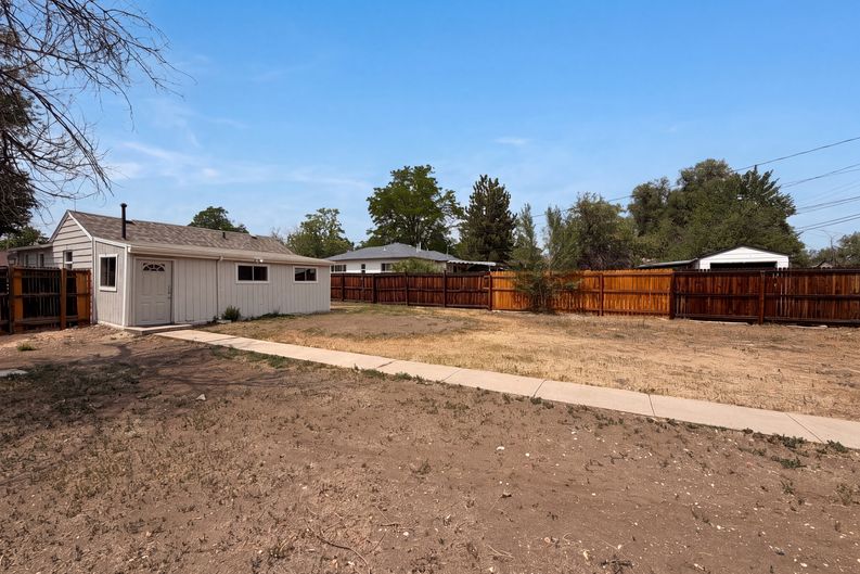 Photo 5 of 20 of 1298 S Perry St, Denver, CO