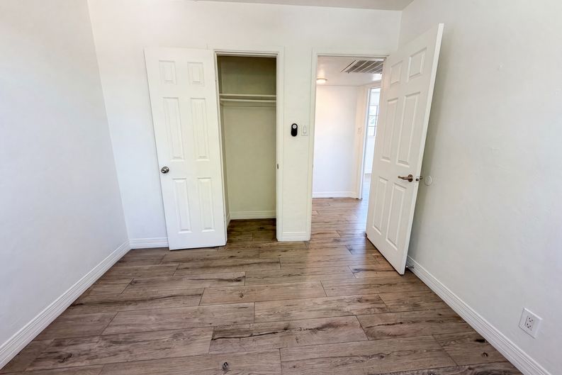 Photo 4 of 21 of 4505 W Clarendon Ave, Phoenix, AZ