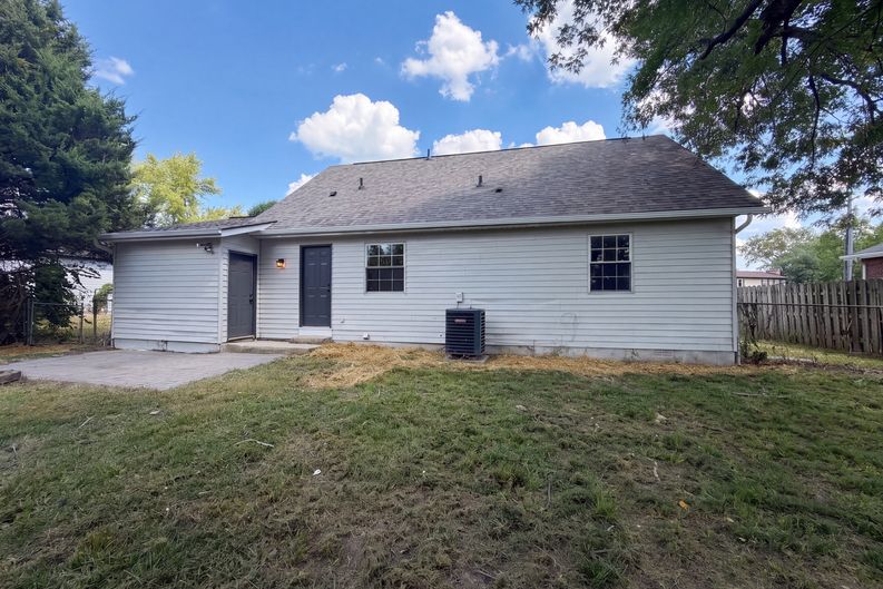 Photo 27 of 38 of 6363 Sandric Ln, Liberty Township, OH