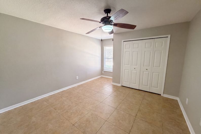 Photo 17 of 29 of 17802 Jefferson St, Oakland, FL
