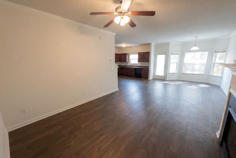 Photo 7 of 22 of 1630 Tigris Ct, Atlanta, GA