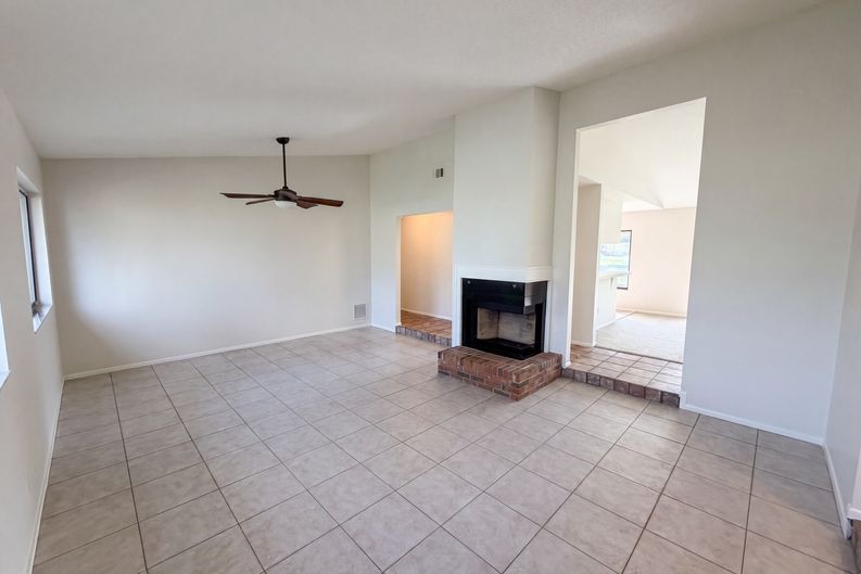 Photo 3 of 31 of 2631 Alabaster Ave, Orlando, FL