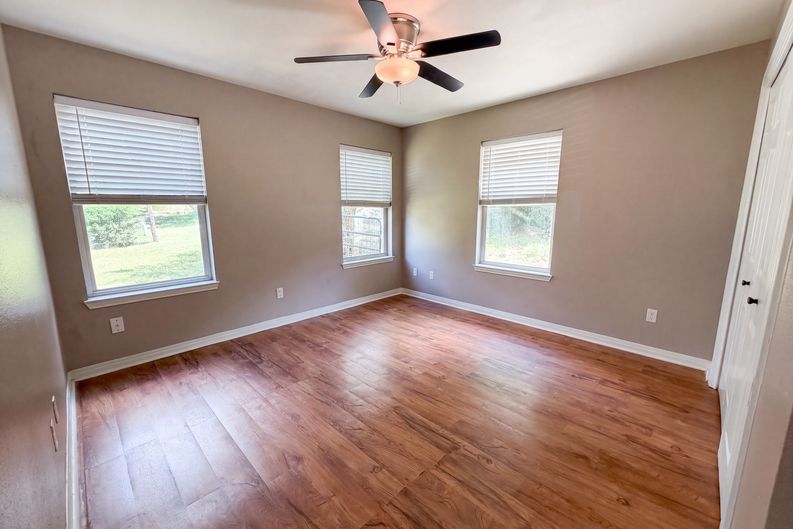 Photo 11 of 23 of 1356 Timberwood Trl, New Braunfels, TX