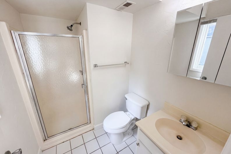 Photo 15 of 20 of 2020 Stoney Point Ln, Charlotte, NC