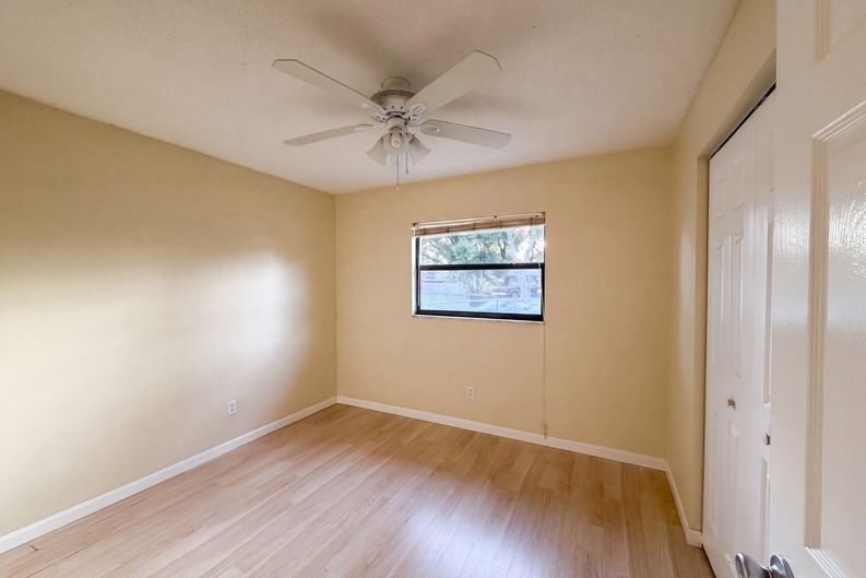 Photo 19 of 26 of 722 Virginia Ln, Apopka, FL