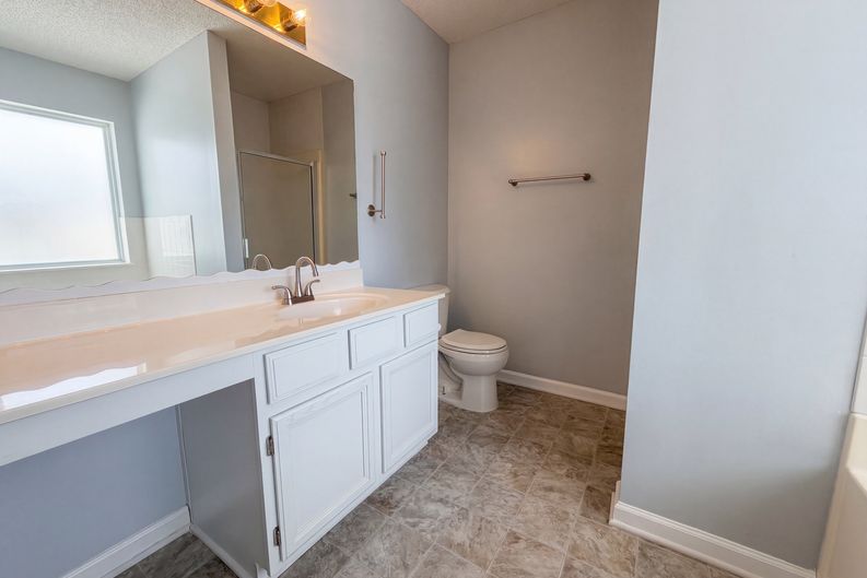 Photo 19 of 22 of 1390 Chapel Hill Ln SW, Marietta, GA