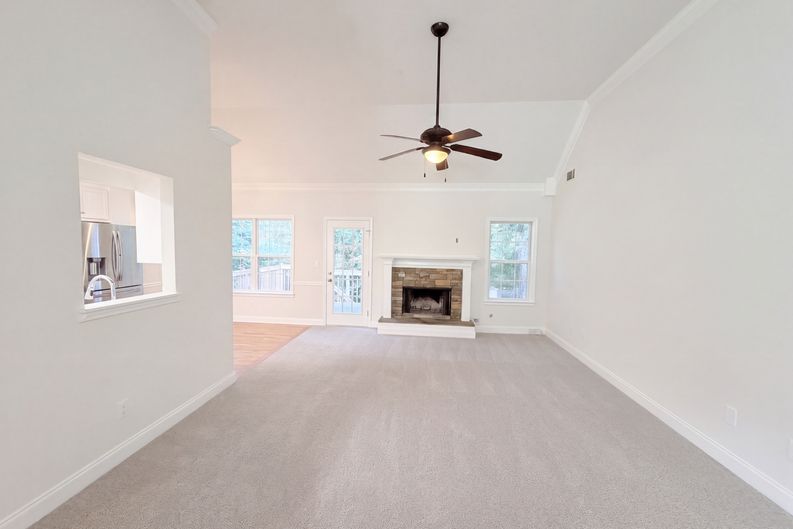 Photo 3 of 27 of 1412 White Oak Trce, Loganville, GA