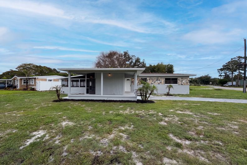 Photo 20 of 28 of 1053 Azalea Ln, Cocoa, FL