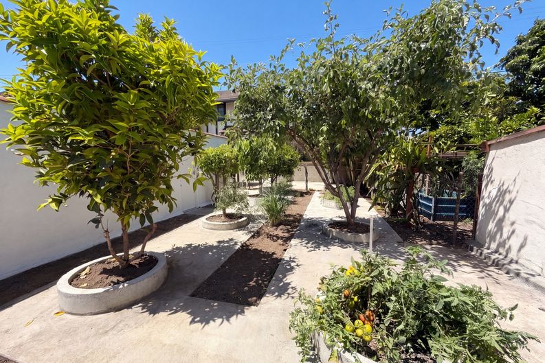Photo 27 of 31 of 817 S 9th St, Alhambra, CA