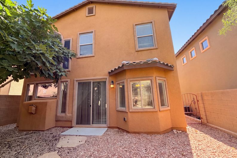 Photo 5 of 31 of 6733 Barrington Hills St, Las Vegas, NV