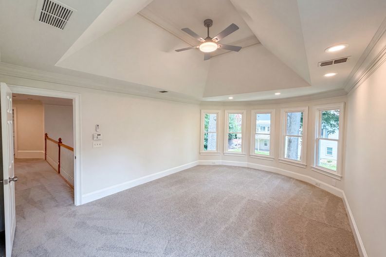 Photo 4 of 32 of 1984 Charrwood Ct, Marietta, GA