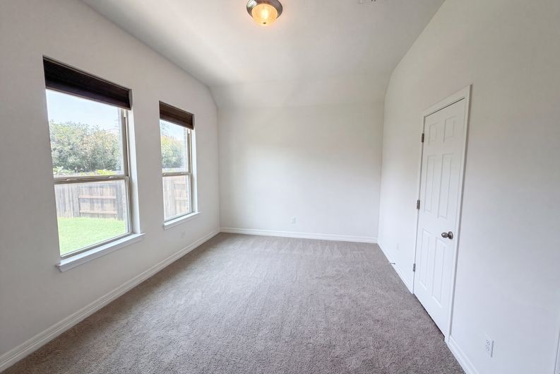 Photo 4 of 19 of 1604 Hollowback Dr, Leander, TX