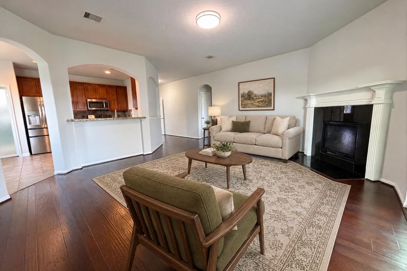 Photo 11 of 24 of 26306 Fox Ridge Ln, Katy, TX