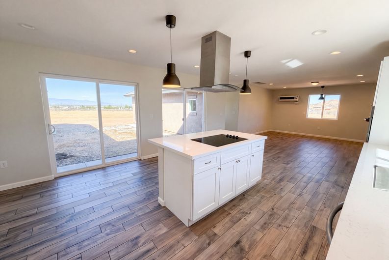 Photo 16 of 19 of 14100 Nightshade Rd, Apple Valley, CA