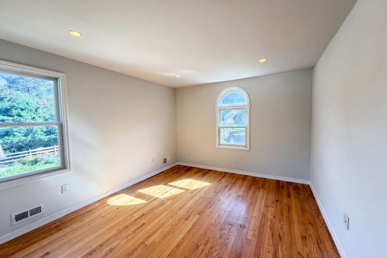 Photo 6 of 26 of 506 Lyons Rd, Basking Ridge, NJ