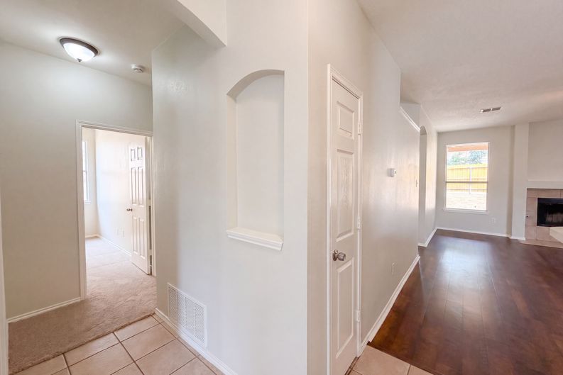 Photo 12 of 27 of 12609 Black Cherry Ln, Euless, TX