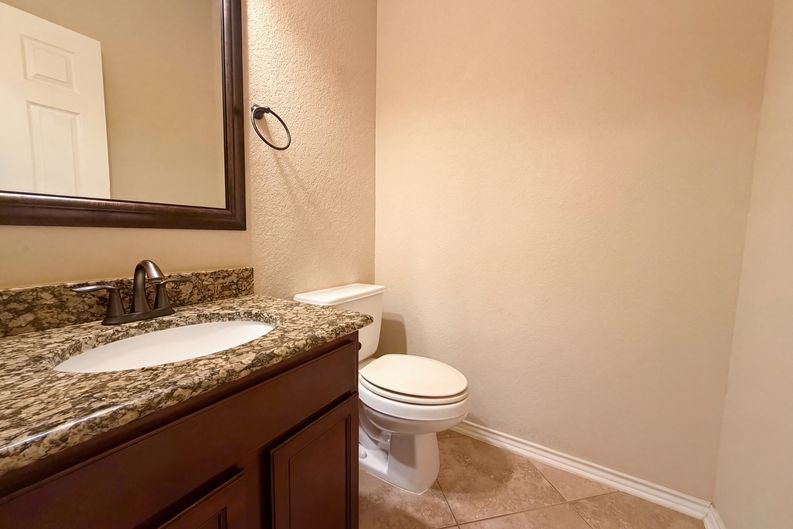 Photo 12 of 22 of 6941 Laura Hts, Schertz, TX