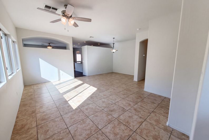Photo 9 of 41 of 25852 W Lynne Ln, Buckeye, AZ
