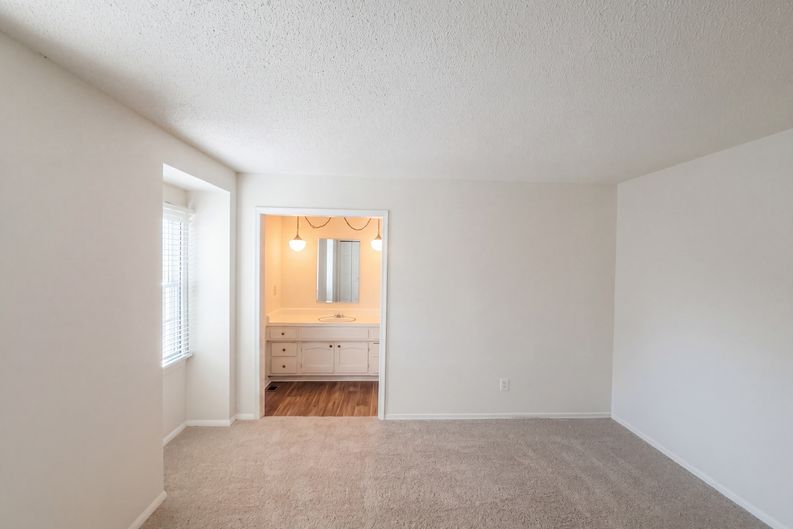 Photo 14 of 21 of 3229 Regents Park Ln, Greensboro, NC