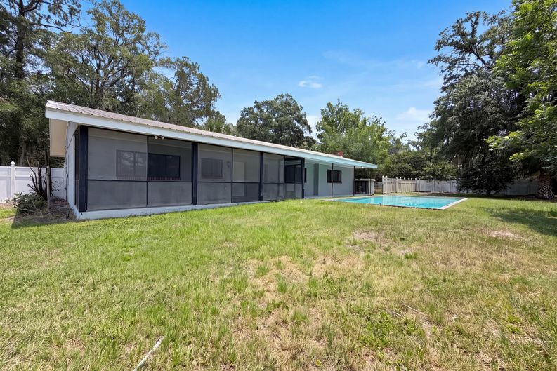 Photo 5 of 21 of 1605 Raiford Rd, Starke, FL