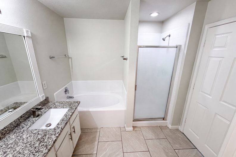 Photo 20 of 26 of 7327 Fox Hall Ln, Humble, TX