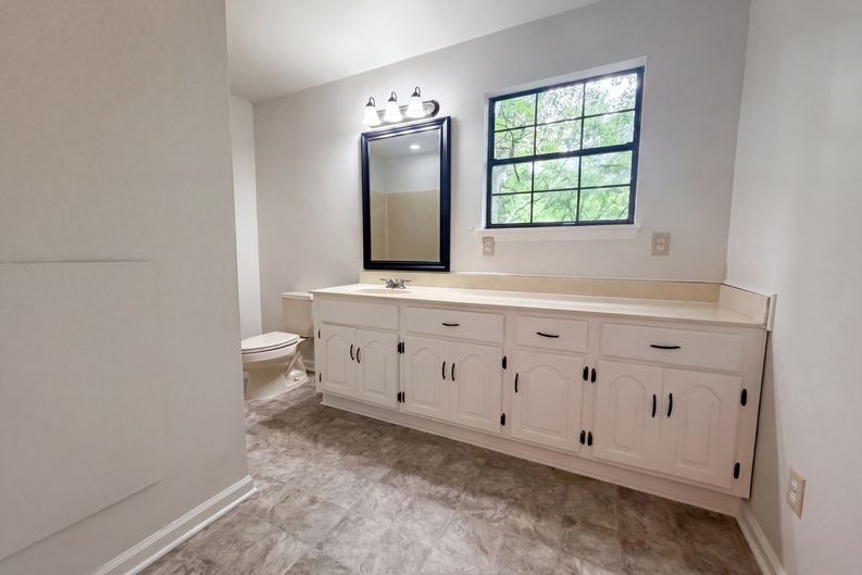 Photo 18 of 24 of 1223 6th St, Pleasant Grove, AL