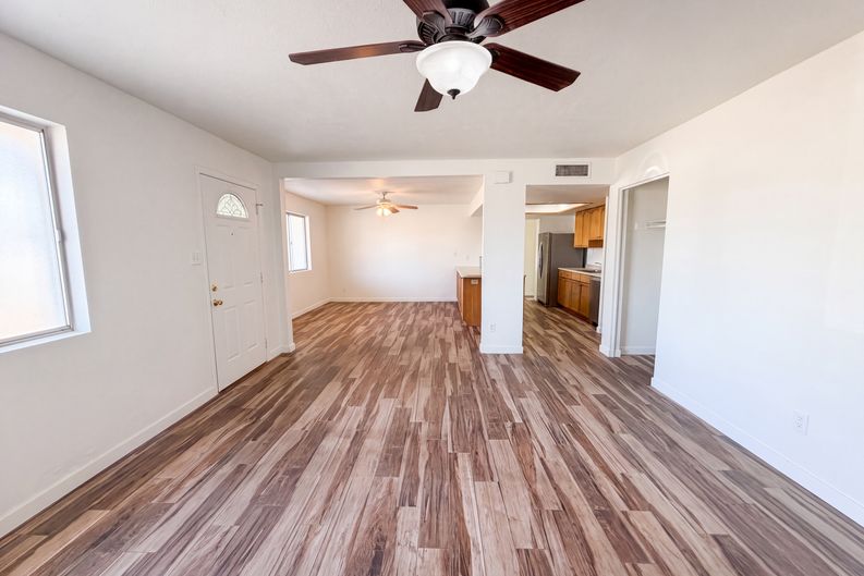 Photo 5 of 28 of 10215 N 36th Ave, Phoenix, AZ