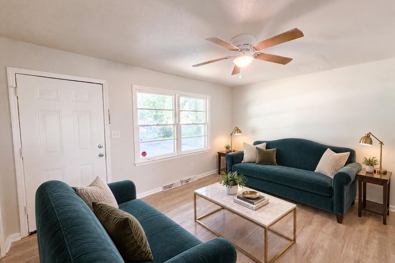 Photo 7 of 17 of 6220 Paylor St, Mebane, NC