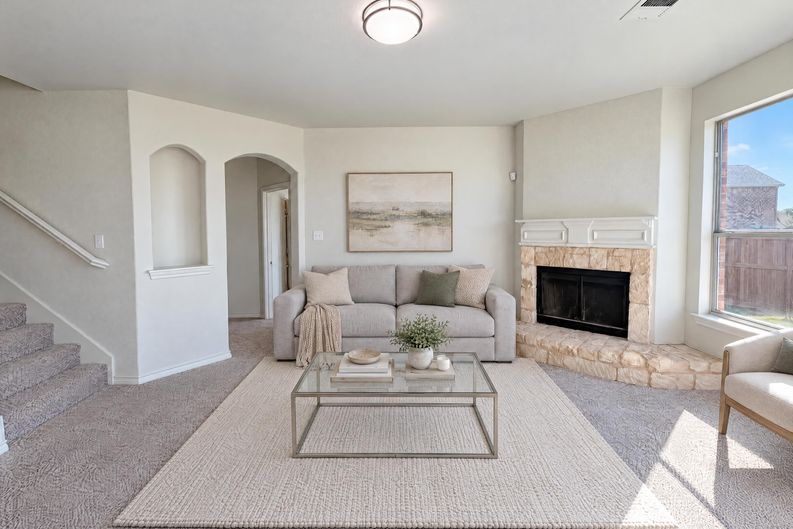 Photo 6 of 23 of 1476 Park Crest Dr, Crowley, TX