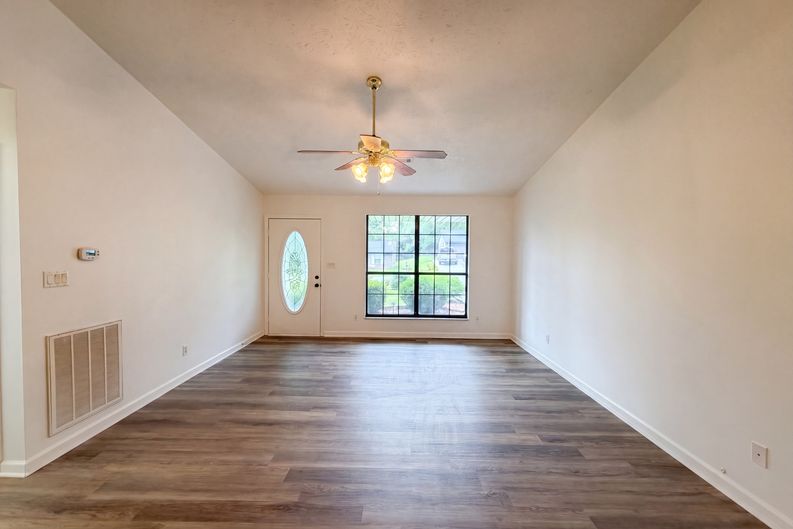 Photo 10 of 22 of 6020 Morning Glory Pl, Knoxville, TN