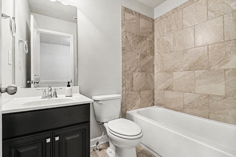 Photo 15 of 19 of 7910 Willoughby Ct, Alpharetta, GA