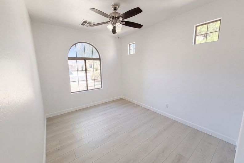 Photo 16 of 27 of 934 E Overlin Dr, Avondale, AZ