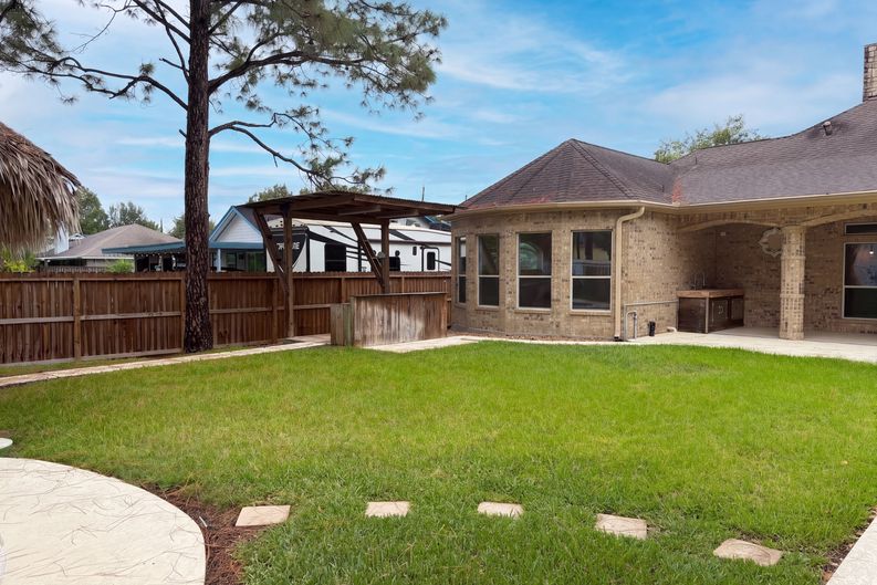 Photo 13 of 69 of 1005 Lewis Dr, Kemah, TX