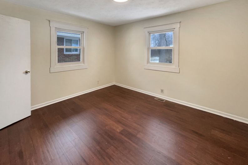 Photo 9 of 17 of 4055 N Grand Ave, Indianapolis, IN
