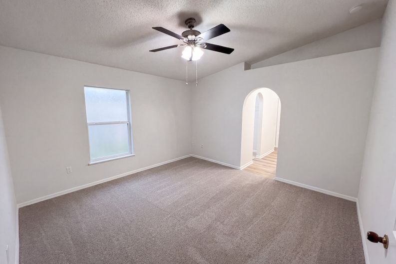 Photo 15 of 25 of 37091 Southern Glen Way, Hilliard, FL